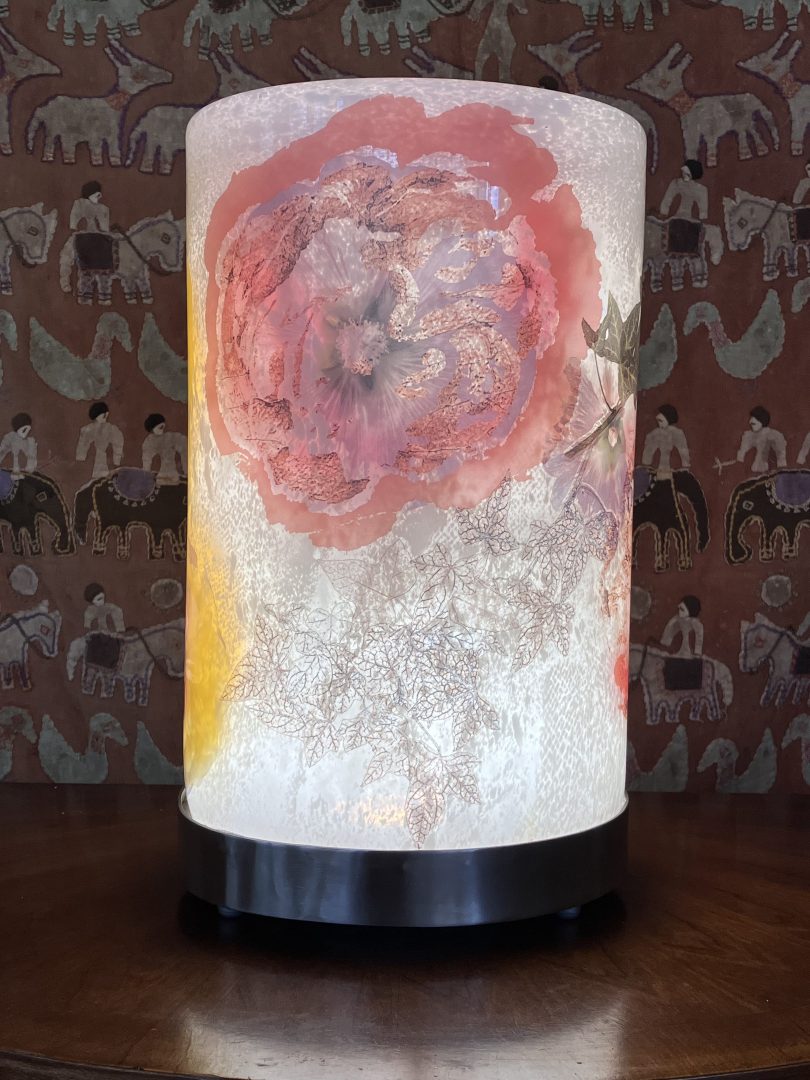 Veilleuse Totem Florale Rose Socle Inox 3 Veilleuse Totem Florale Rose Socle Inox – Image 3